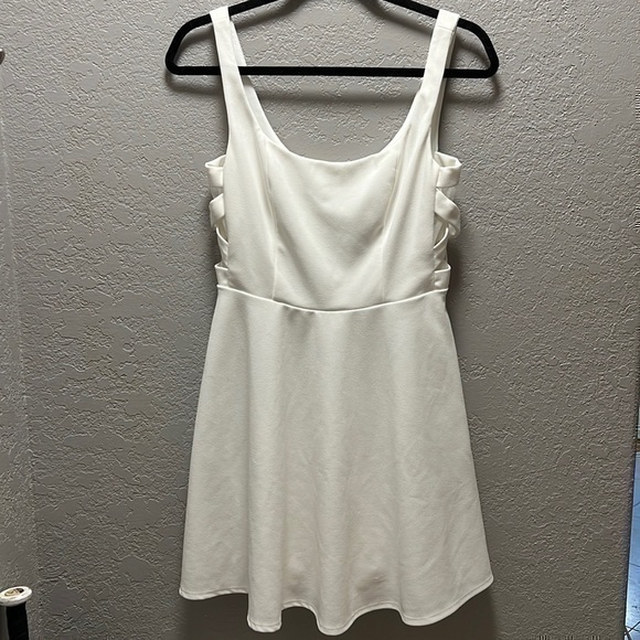 B.smart Cocktail Dress size 9 juniors in white-0145 - Picture 1 of 8